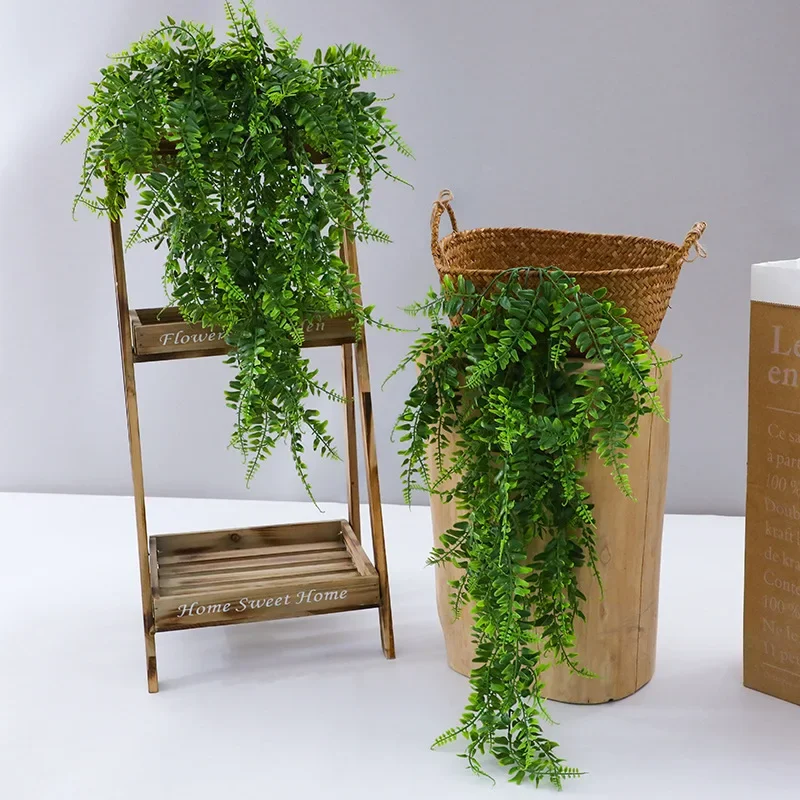人工吊り下げ植物 32 インチ フェイクボストンシダ プラス - Rattan Plant Basket のレビューと価格
