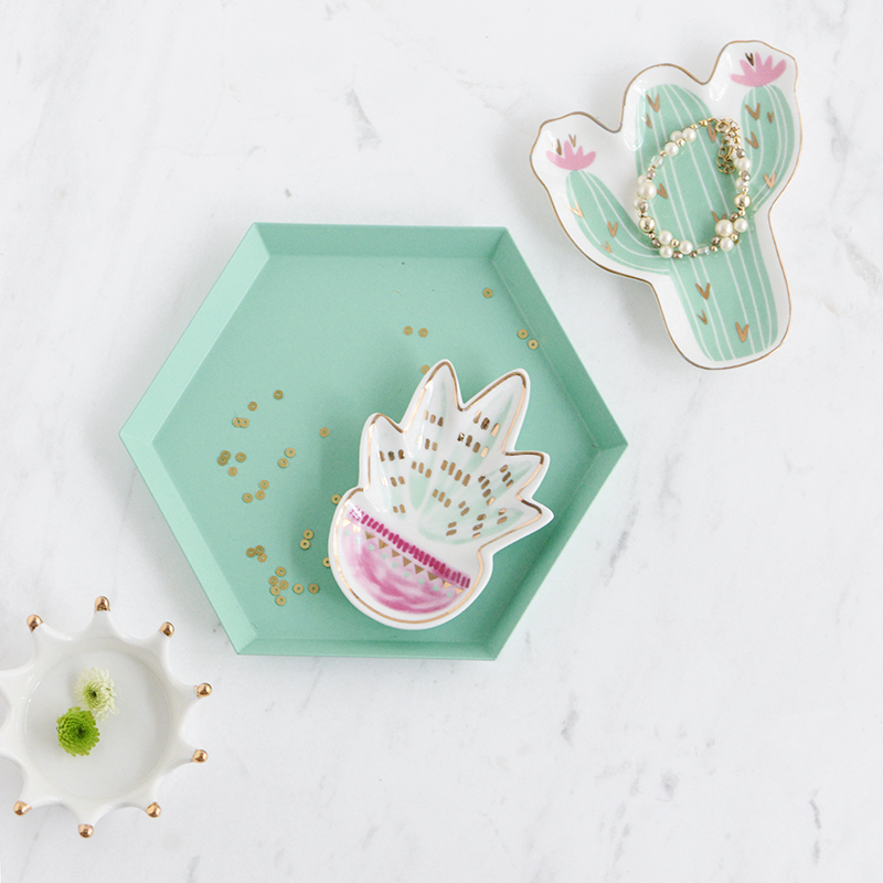 小さなハムササンハンドセラミック皿、フラミンゴ、サボテン、パ - Ceramic Trinket Dish のレビューと価格